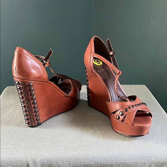Vince Camuto Shoes - Chic Brown Wedge Sandals with studs  9b